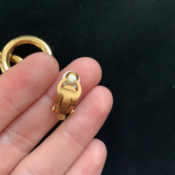 Vintage Chanel Hoop Clip Earrings - Picture 5 of 12